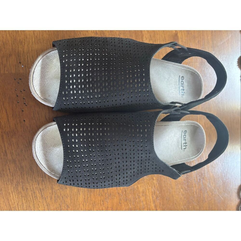 earth Leather Sandals